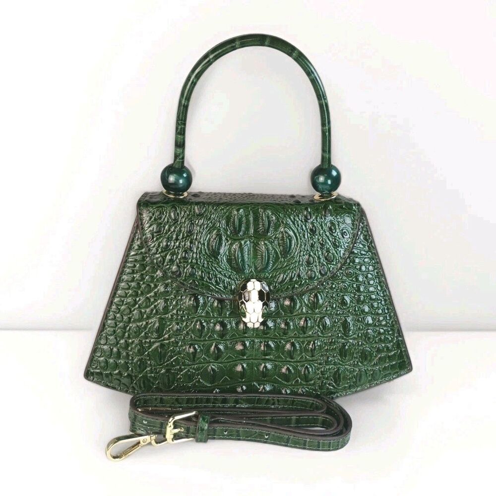 Green Cowhide Leather Alligator Style Embossed Purse With Enamel Snake Head Snap